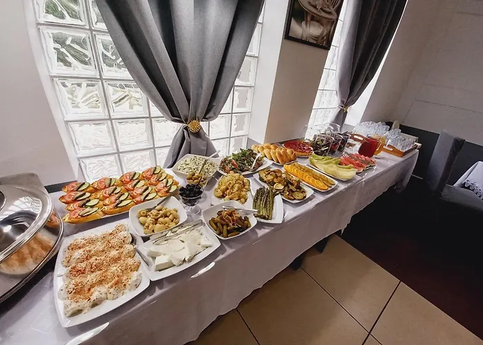 Pensjonat Plazowy Boss Z Restauracja 50 Metrow Od Morza
