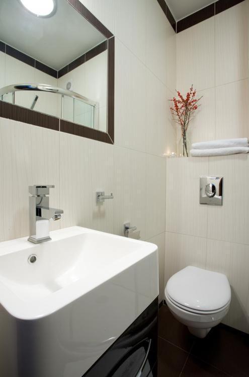 Penzion Plazowy Boss Z Restauracja 50 Metrow Od Morza 2*