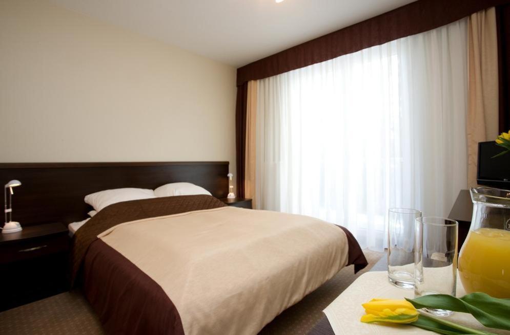 Affittacamere Plazowy Boss Z Restauracja 50 Metrow Od Morza 2*