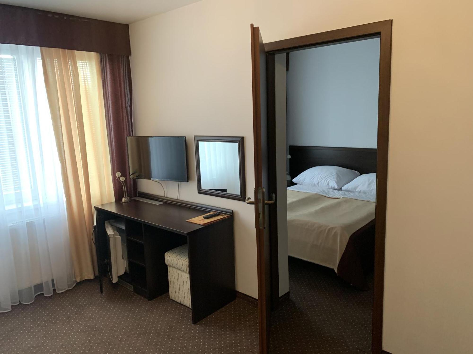 Penzion Plazowy Boss Z Restauracja 50 Metrow Od Morza