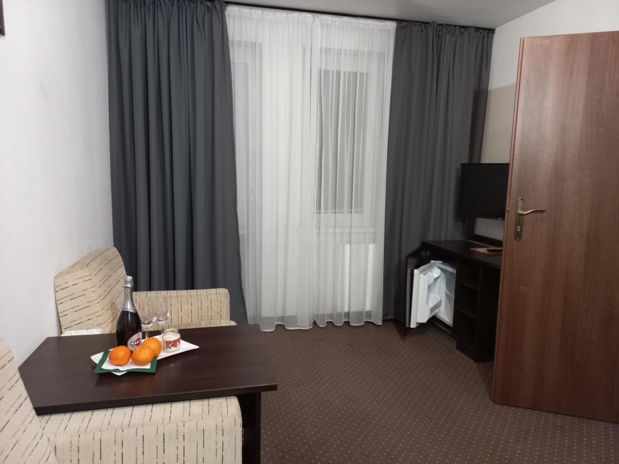Plazowy Boss Z Restauracja 50 Metrow Od Morza Affittacamere Dziwnów