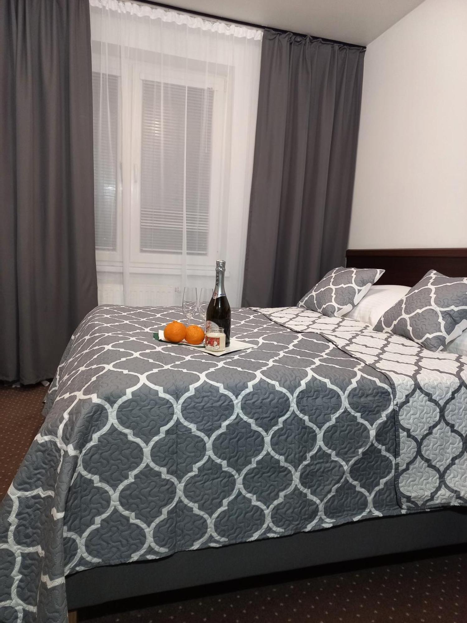Plazowy Boss Z Restauracja 50 Metrow Od Morza