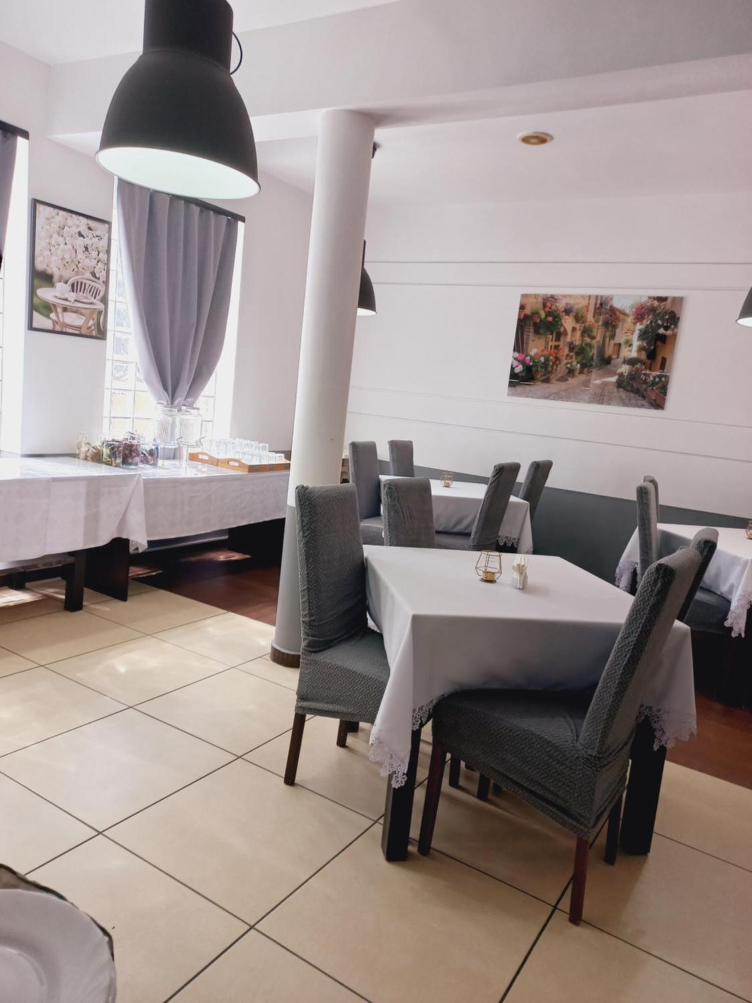 Penzion Plazowy Boss Z Restauracja 50 Metrow Od Morza