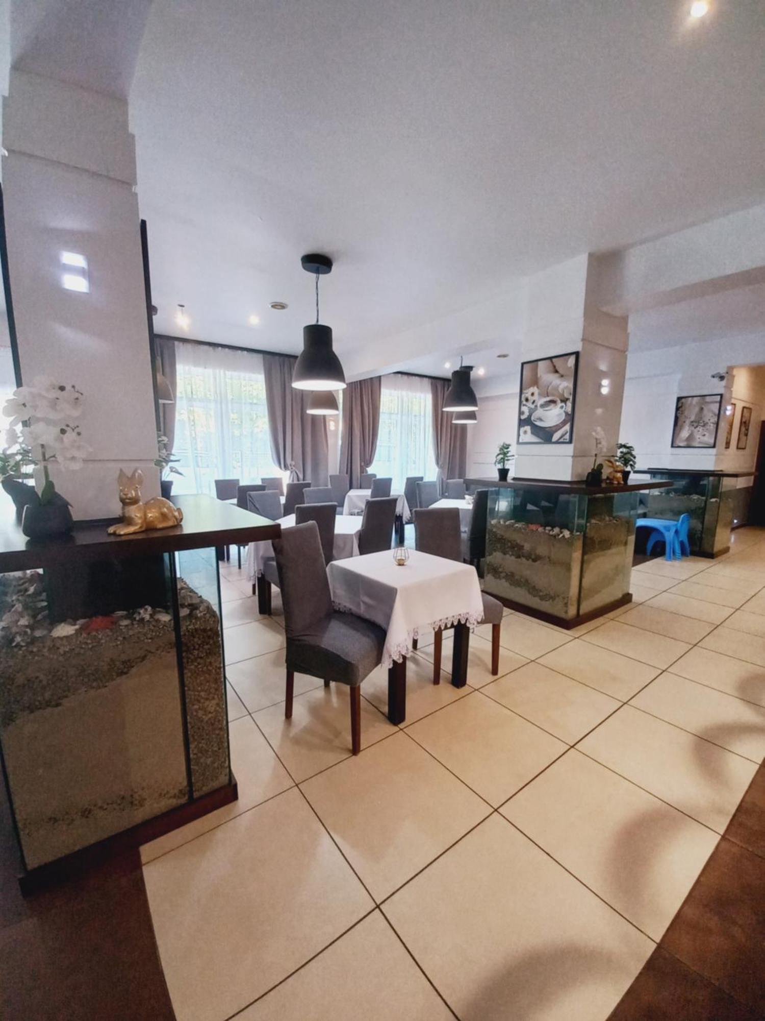 Plazowy Boss Z Restauracja 50 Metrow Od Morza 2*