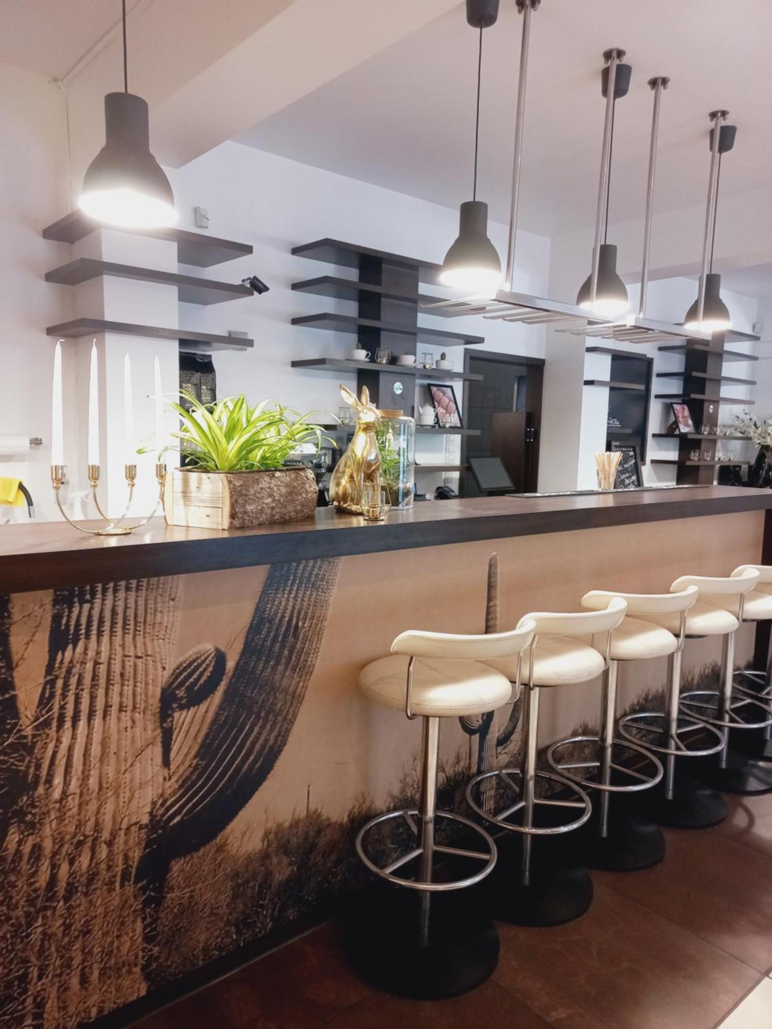 Plazowy Boss Z Restauracja 50 Metrow Od Morza