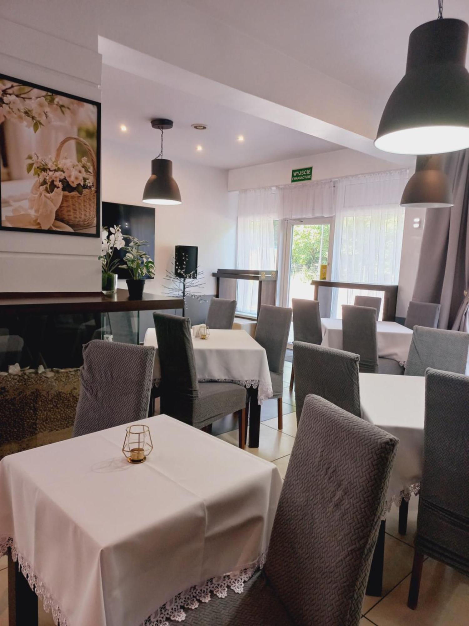 Penzion Plazowy Boss Z Restauracja 50 Metrow Od Morza Dziwnów